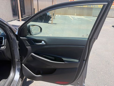 Used 2019 Hyundai Tucson Value FWD image 20
