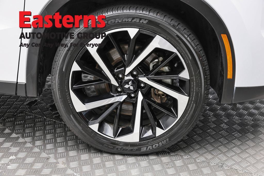 Used 2024 Mitsubishi Outlander SE AWD/4WD image 32