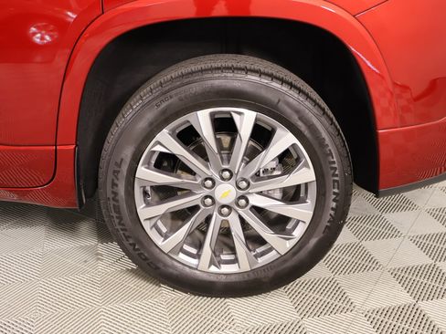 Used 2023 Chevrolet Traverse Premier FWD image 20