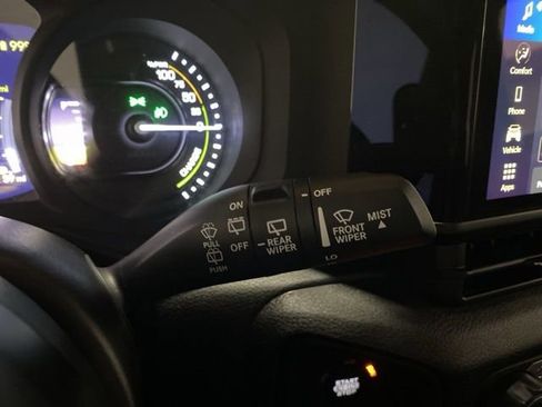 Used 2024 Jeep Wrangler Unlimited image 37