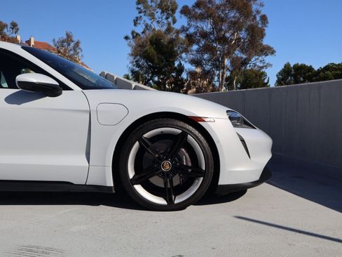 Certified 2023 Porsche Taycan w/ Premium Package RWD image 11