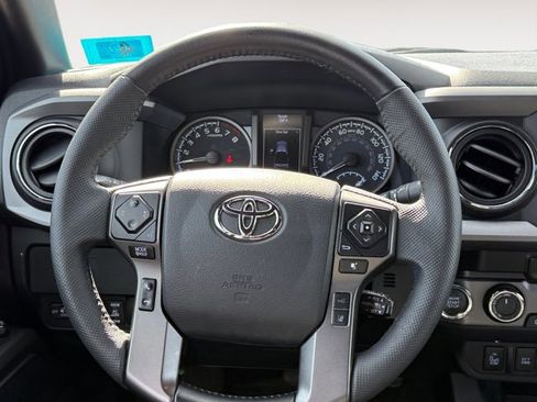 Used 2023 Toyota Tacoma TRD Sport w/ Technology Package image 15