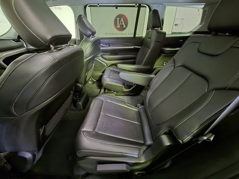 Used 2022 Jeep Grand Cherokee L Limited w/ Luxury Tech Group II image 14