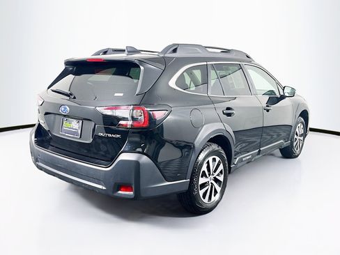 Used 2025 Subaru Outback Premium image 9