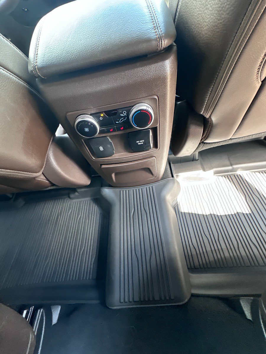 Used 2023 Ford Explorer King Ranch w/ Technology Package AWD/4WD image 21
