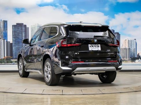 Used 2025 BMW X1 xDrive28i w/ Technology Package image 8