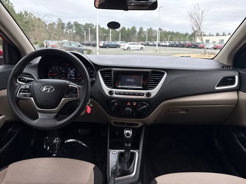 Used 2022 Hyundai Accent SE image 16