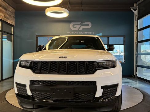 Used 2023 Jeep Grand Cherokee L Laredo AWD/4WD image 29
