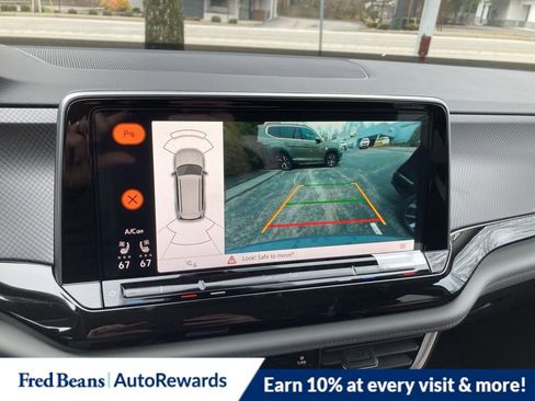 New 2026 Volkswagen Atlas Peak Edition image 18