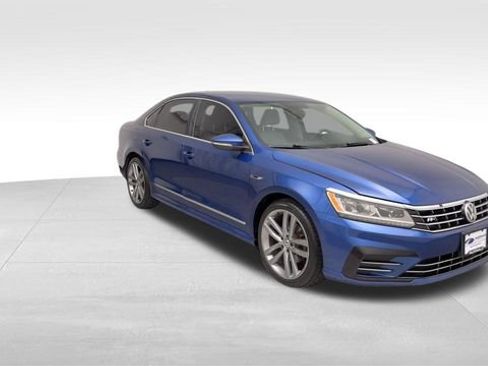 Used 2017 Volkswagen Passat 1.8T R-Line FWD image 9