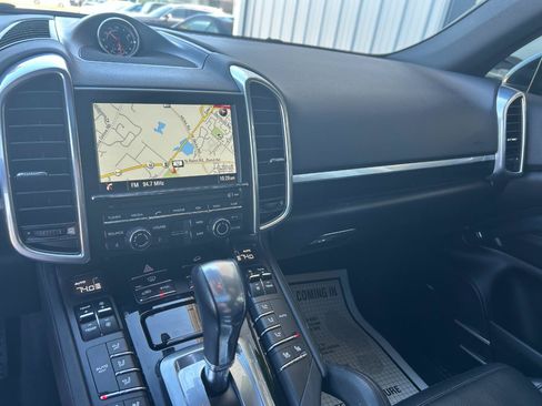 Used 2014 Porsche Cayenne Diesel AWD/4WD image 28