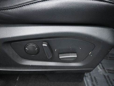 Used 2023 Ford Explorer Limited image 12