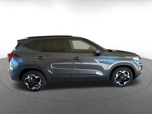 Used 2025 Kia Seltos S image 16