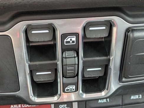 Used 2024 Jeep Wrangler Unlimited Sport AWD/4WD image 23