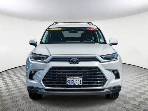 Used 2024 Toyota Grand Highlander FWD image 3