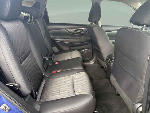 Used 2020 Nissan Rogue SV image 26