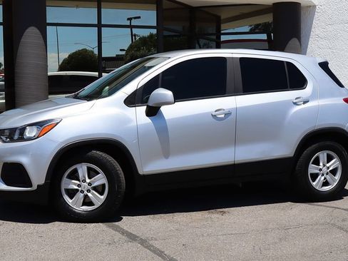 Used 2020 Chevrolet Trax LS w/ Tint and Cruise Package FWD image 4