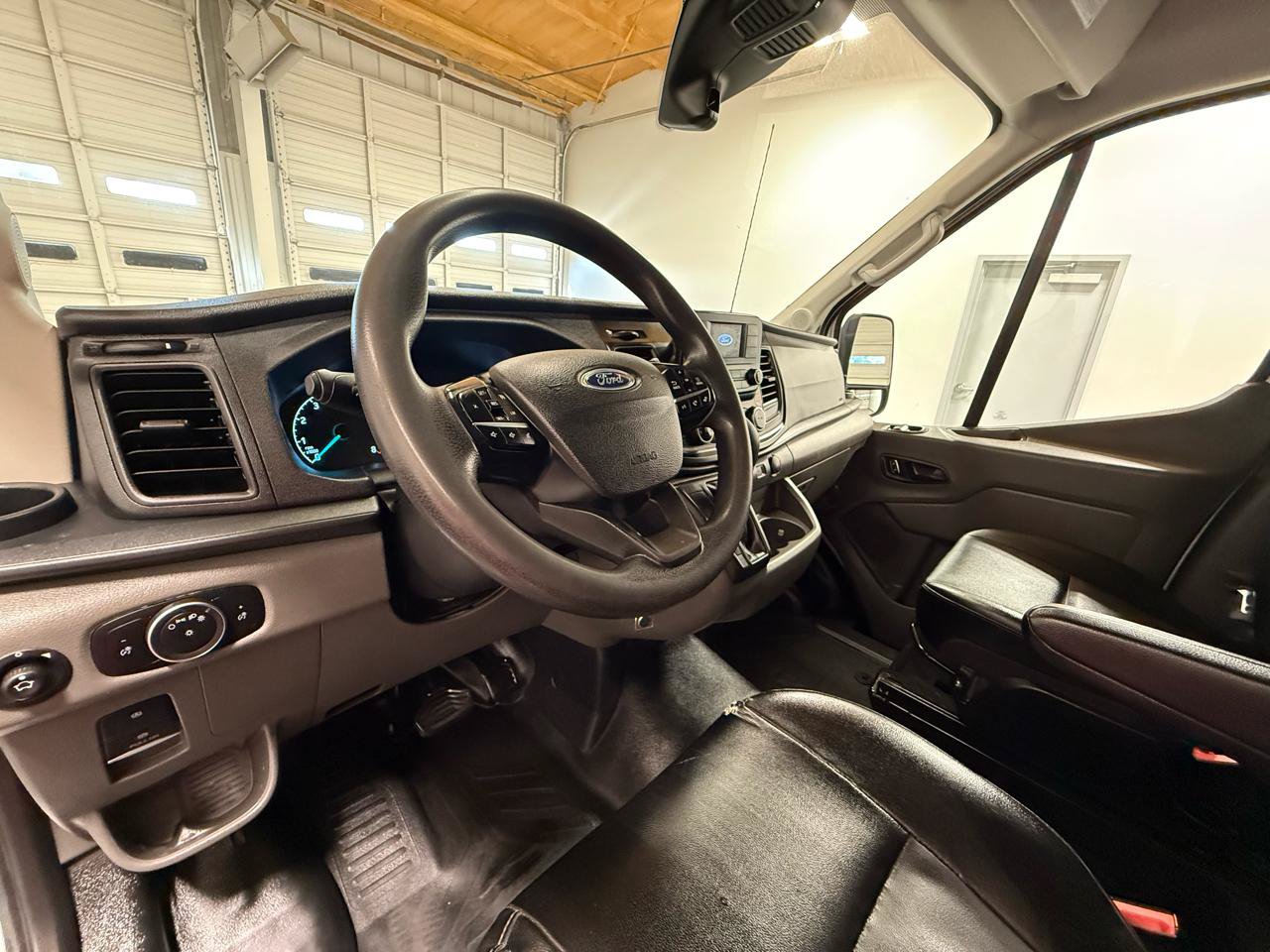 Used 2023 Ford Transit 250 Medium Roof RWD image 12