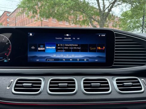 Certified 2025 Mercedes-Benz GLS 450 4MATIC image 26