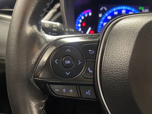 Certified 2022 Toyota Corolla Cross XLE image 27