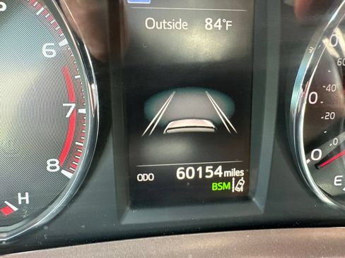 Used 2018 Toyota RAV4 SE w/ Power Extra Value Package FWD image 16