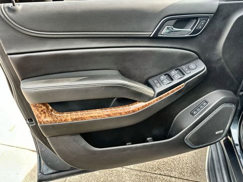 Used 2020 Chevrolet Tahoe Premier w/ Premier 6.2L Value Package image 21