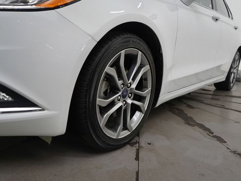 Used 2017 Ford Fusion SE w/ Equipment Group 201A image 23