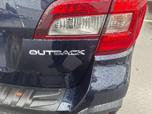 Used 2018 Subaru Outback 2.5i Premium AWD/4WD image 9