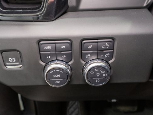 Used 2024 GMC Sierra 1500 AT4 w/ AT4 Preferred Package AWD/4WD image 32
