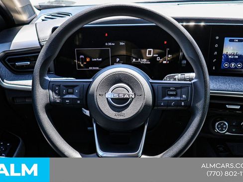 Used 2025 Nissan Kicks SV w/ SV Premium Package FWD image 24