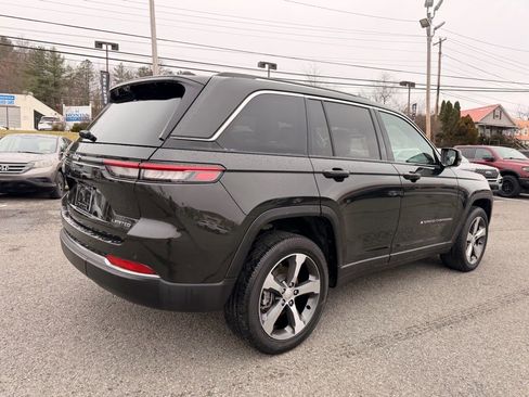 Used 2023 Jeep Grand Cherokee Limited w/ Luxury Tech Group II image 6