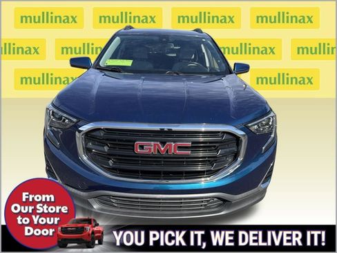 Used 2020 GMC Terrain SLE w/ Driver Convenience Package FWD image 2