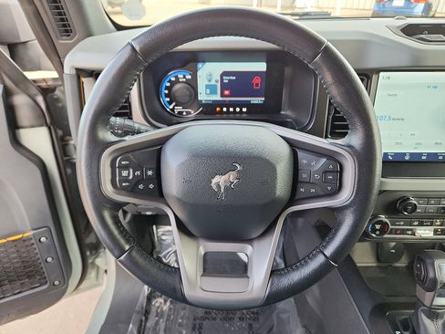 Used 2023 Ford Bronco Badlands w/ Sasquatch Package image 16