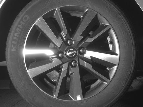 Used 2025 Nissan Versa SV image 15