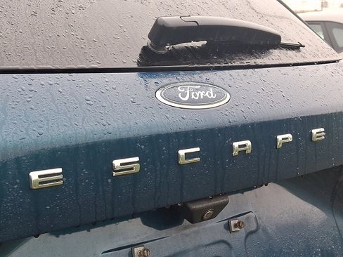 Used 2020 Ford Escape SEL image 6