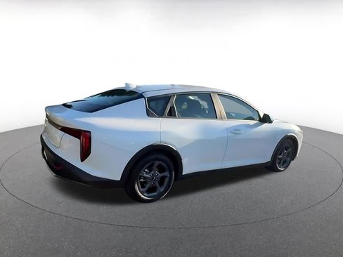 Used 2025 Kia K4 LXS image 15