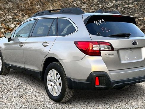 Used 2018 Subaru Outback 2.5i Premium image 10