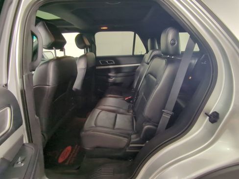 Used 2017 Ford Explorer XLT w/ Equipment Group 202A image 17