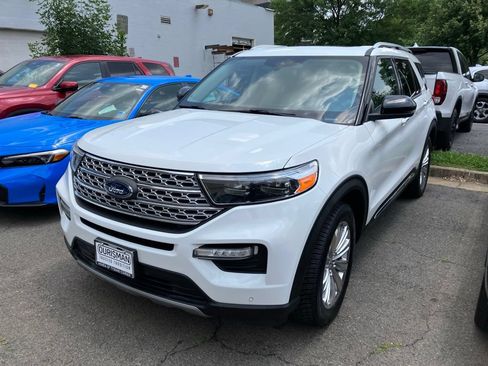 Used 2021 Ford Explorer Limited w/ Hybrid Equipment Group 310A AWD/4WD image 3