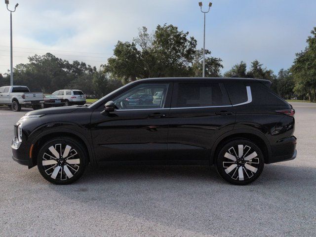 Used 2025 Mitsubishi Outlander SE FWD image 7