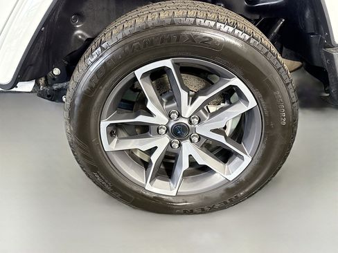 Used 2024 Jeep Wrangler Unlimited w/ Convenience Group AWD/4WD image 37