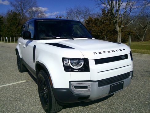 Used 2023 Land Rover Defender 110 S image 62