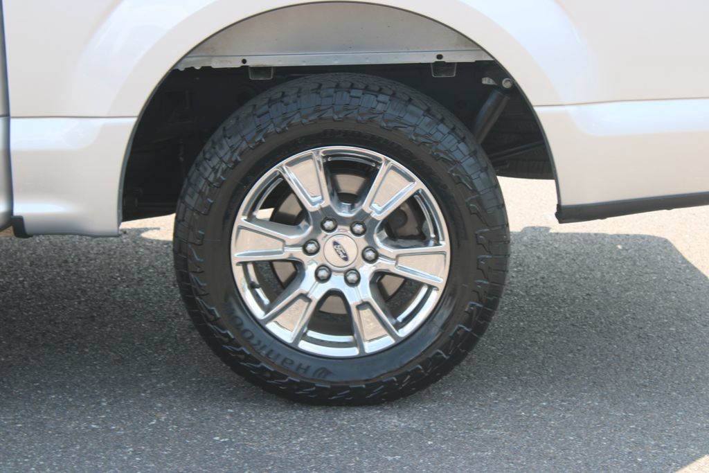 Used 2017 Ford F150 XLT w/ Equipment Group 302A Luxury RWD image 16