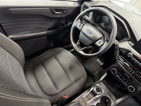 Used 2024 Ford Escape Active AWD/4WD image 9