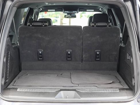 Used 2025 Chevrolet Suburban Premier image 27