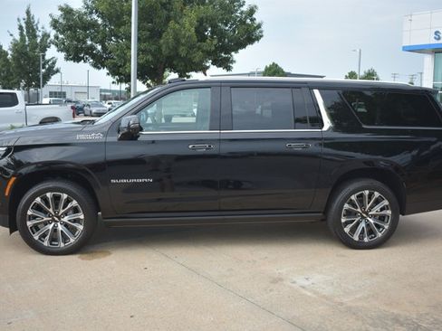 New 2026 Chevrolet Suburban High Country AWD/4WD image 8