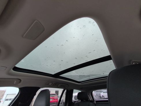 Used 2025 Volvo V60 B5 Cross Country Plus image 27