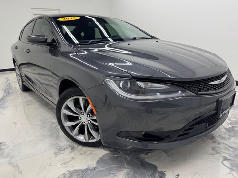 Used 2015 Chrysler 200 S FWD image 2