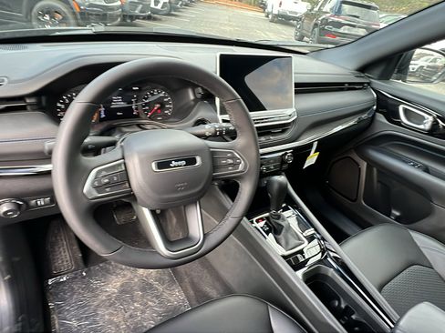 New 2026 Jeep Compass Latitude image 20