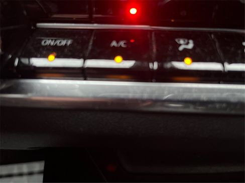 Used 2025 Chevrolet Equinox ACTIV w/ LPO, Floor Liner Package image 39